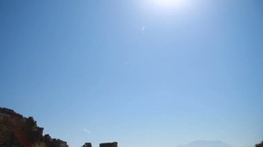 taş bir antik kent kalıntıları