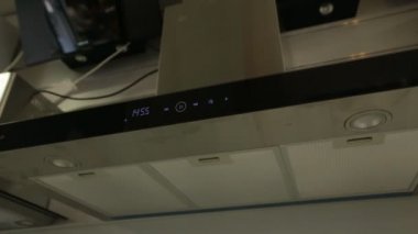 Adam düğmeleri Kontrol Paneli'nde modern çıkarıcı ile havalandırma presler