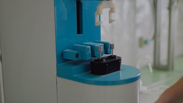 Laboratory device for determining the falling number value grains of wheat, rye, flour — Stock Video