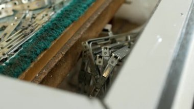 Pvc pencerelerde tablo yalan vida ve perdeler için Pvc pencereler, çerçeveleri ve windows plastik profillerinden imalatı üretimi yakın çekim