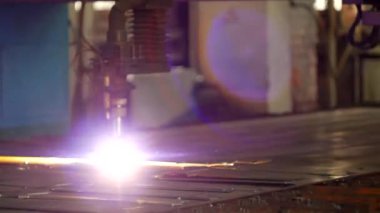 Plazma kesme metal bir modern lazer makine, yakın çekim, plazma üretimini metal kesme, tezgah