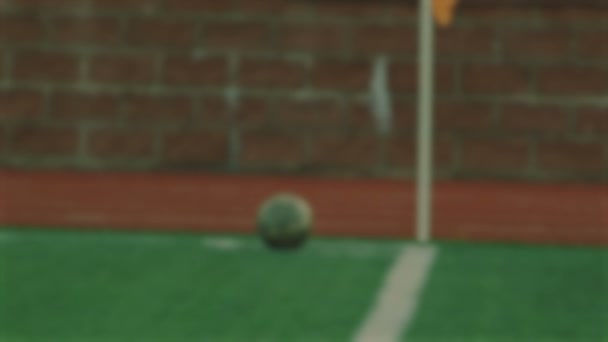 Dead ball and corner kick by soccer player, blurred for background — Stock Video