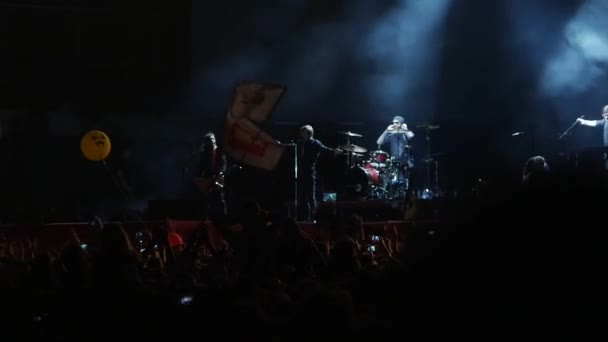 BOBRUISK, BELARUS - JULY 6, 2018: vocalist and guitarist Egor Bortnik and guitarist Alexandr Uman perform on stage during concert of the Bi-2 band at B2 fest — Stock Video