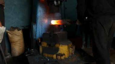 Demirhane smith bir metal sıcak parça matkap, ölçek, ağır çekim parçalarını yardımıyla uydurandan