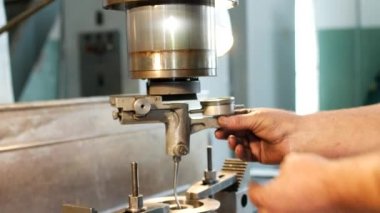 Metal bir makara, küçük işletme sondaj için ölçüm aracı adam uzman olup olmadığını denetler, sheave