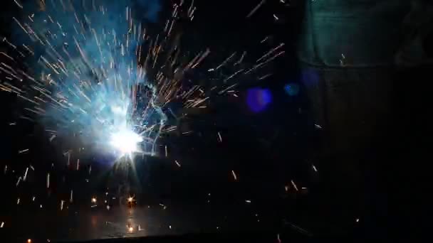 Welding of metal parts, a lot of sparks and smoke, close-up, industry, slo-mo, — Stock Video