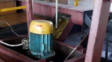 Kolza yağı üretimi, basından kolza tohumu petrol depolama tankı için çıkış. tecavüz yağı