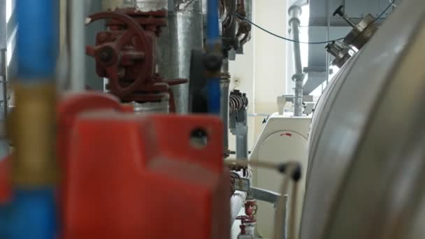 企业车间配管、管、阀、生产室 — 图库视频影像