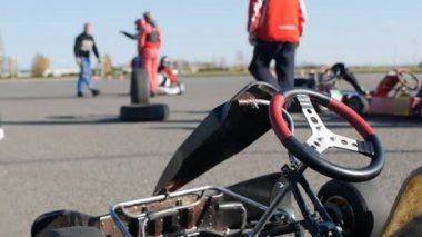 Go-kartlar spor yarışmaları, hazırlık için belgili tanımlık başlamak, yavaş hareket, hız, carting