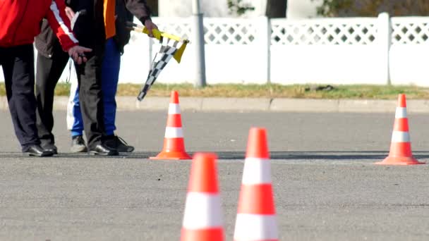 Bobruisk, Vitryssland - 21 oktober 2018: Karting tävlingar bland pojkar — Stockvideo