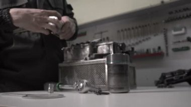 Tamirci hydroaccumulator değiştirilmesi Dsg, otomatik vites yapan robot