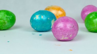 Renkli yumurta Paskalya maçtan sonra Paşa veya kıyamet sırasında Pazar, kırık yumurta kabuğu boyalı