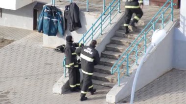 Eğitim, Bobruisk, Beyaz Rusya 27.02.19 yangın, riski ortadan kaldırmak için giriş ateş grubu çalıştırır