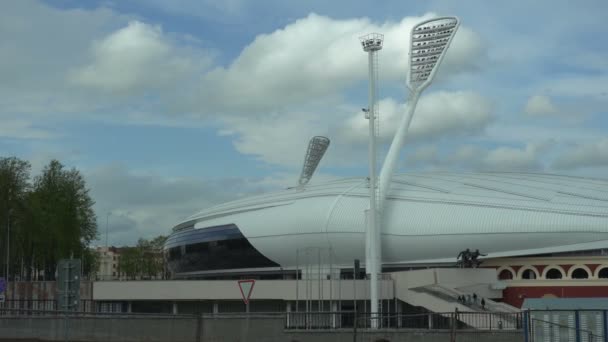 National Olympic Stadium för friidrott tävlingar av 2: a Europeiska spel 2019 i Minsk, Vitryssland. Platsen för spelen kommer att vara värd för öppnings-och avslutningsceremonier — Stockvideo