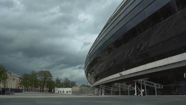 Stadion voor atletiekwedstrijden van de 2de Europese spelen 2019 in Minsk, Wit-Rusland. De locatie van de spelen zal de openings-en sluitings ceremonies hosten — Stockvideo