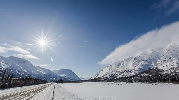 Alaska kar yol