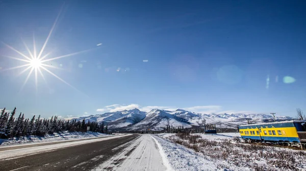 Alaska kar yol