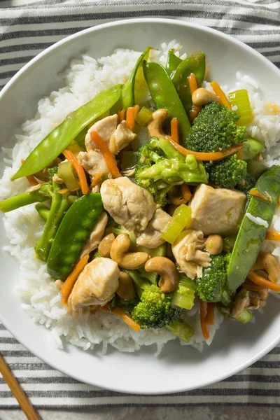 Caseiro Asiático Caju Frango Agitar Fritar Com Legumes — Fotografia de Stock