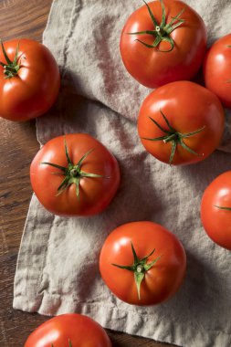 Cook çiğ kırmızı organik domates hazır