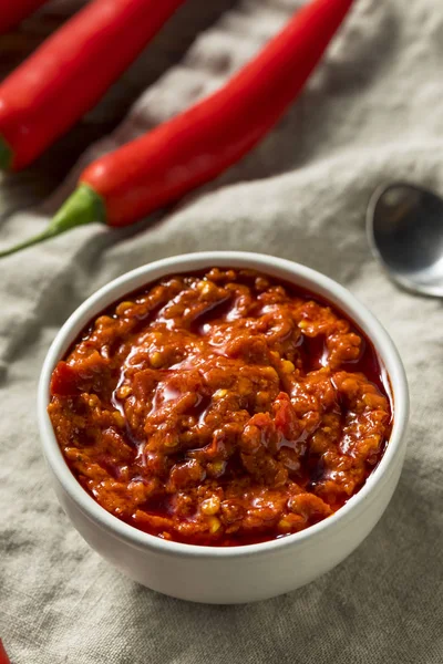 Forró Vörös Calabriai Pepper Sauce Terjedt Egy Tál — Stock Fotó