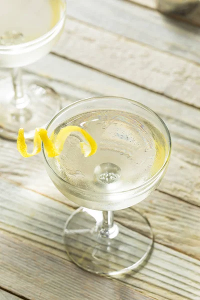 Vesper Martini Alcohólico Casero Con Toque Limón — Foto de Stock