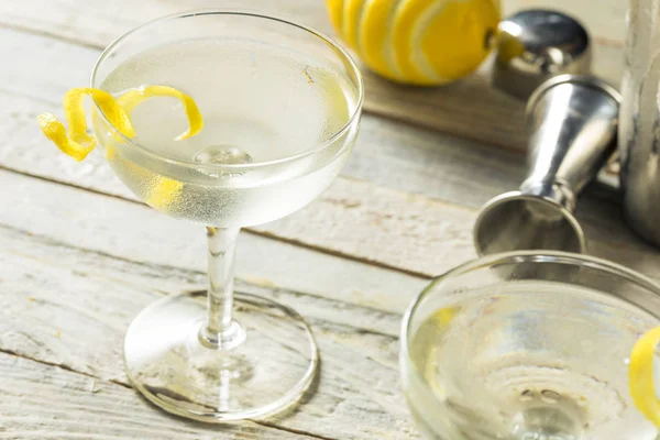 Homemade Alcoholic Vesper Martini Lemon Twist — Stock Photo, Image