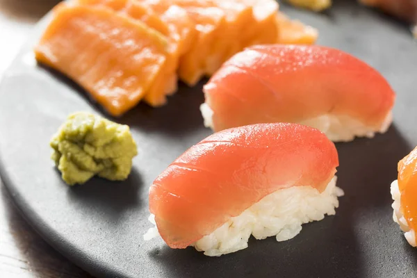 Raw Japoński Łosoś Sashimi Wasabi Nigiri — Zdjęcie stockowe