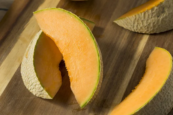 Raw Pomerančové Organické Melounu Nakrájíme Plátky — Stock fotografie