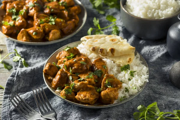 Hausgemachtes Huhn Tikka Masala Mit Reis Und Naan — Stockfoto