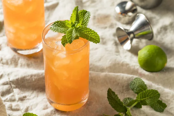 Zoete Tropische Zombie Cocktail Met Rum Mint — Stockfoto