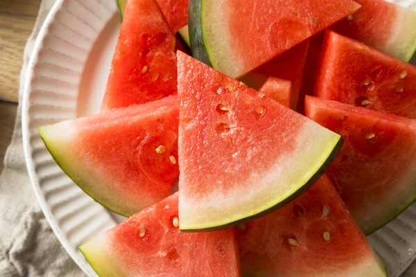 Yaz için ham pembe organik çekirdeksiz karpuz dilimleri