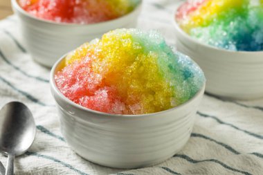 Bir kase tatlı ev yapımı traş gökkuşağı Hawaiian buz