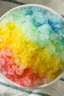 Bir kase tatlı ev yapımı traş gökkuşağı Hawaiian buz