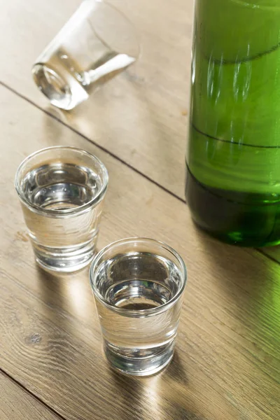 Soju Coréen Distillé Clair Alcoolique Dans Verre Tir — Photo