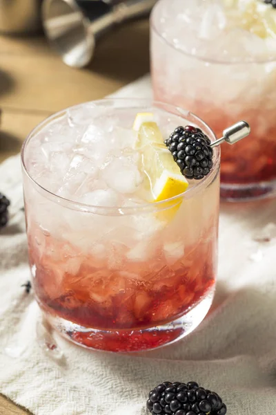 Alkollü Blackberry cin Bramble kokteyl limon ile