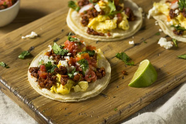 Huisgemaakte Chorizo Ontbijt Taco Met Pico Koriander — Stockfoto