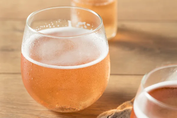 Alcoholische Mousserende Rose Cider Een Glas — Stockfoto