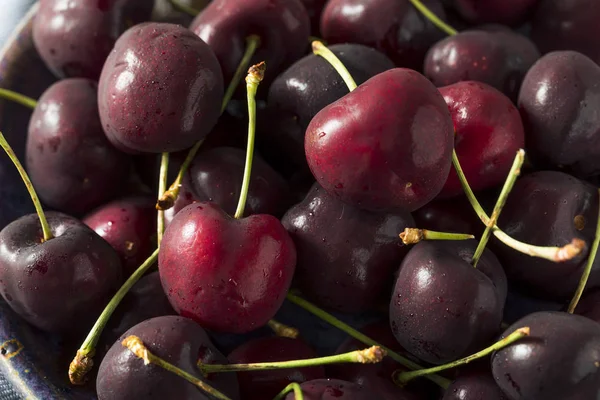 Rohe Rote Bio Kirschen Einer Schüssel — Stockfoto