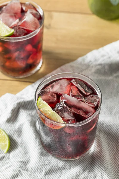 Alkoholischer Rotwein Und Cola Cocktail Mit Limette — Stockfoto