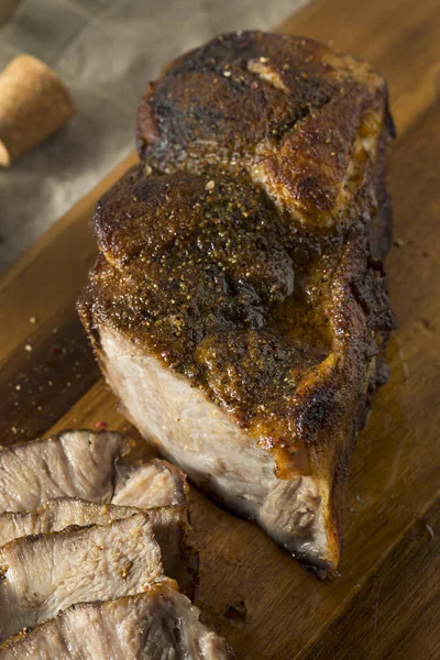 Kavrulmuş domuz eti popo omuz tuz ve biber ile