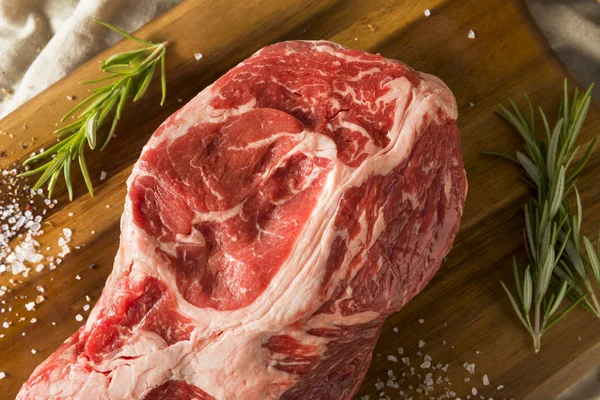 Raw Red Grass Fed Chuck Beef Roast Ready Cook — Stock Photo, Image