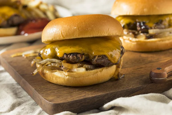 Hamburguesas Caseras Queso Cebolla Frita Oklahoma Con Cheddar — Foto de Stock