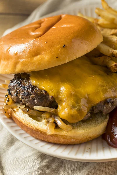 Cheeseburgers Caseiros Cebola Frita Oklahoma Com Cheddar — Fotografia de Stock