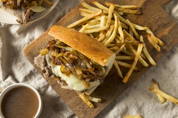 Домашнє Яловичини Французька Занурити Бутерброд Французьким Картоплею — стокове фото