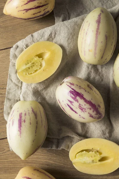 Melones Pepino Orgánicos Blancos Crudos Listos Para Comer — Foto de Stock