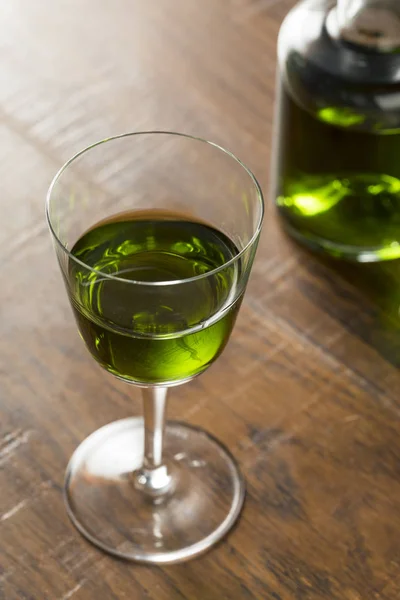 Alcoholic Green Absinth Apertif Una Botella Para Cócteles — Foto de Stock