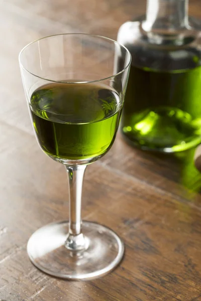 Alcoholic Green Absinth Apertif Una Botella Para Cócteles — Foto de Stock