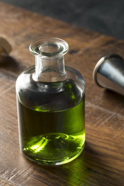 Alcoólico Verde Absinth Apertif Uma Garrafa Para Coquetéis — Fotografia de Stock