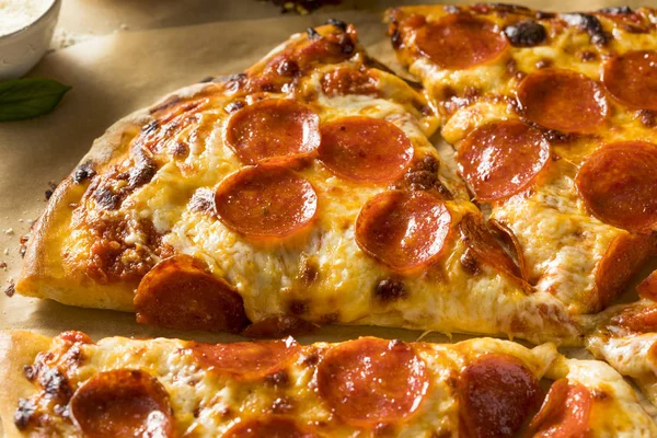 Domu Tłuste Pepperoni New York Pizza Gotowa Jedzenia — Zdjęcie stockowe