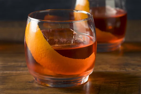 Alkoholos Piros Negroni Koktél Vermut Gin Narancs — Stock Fotó